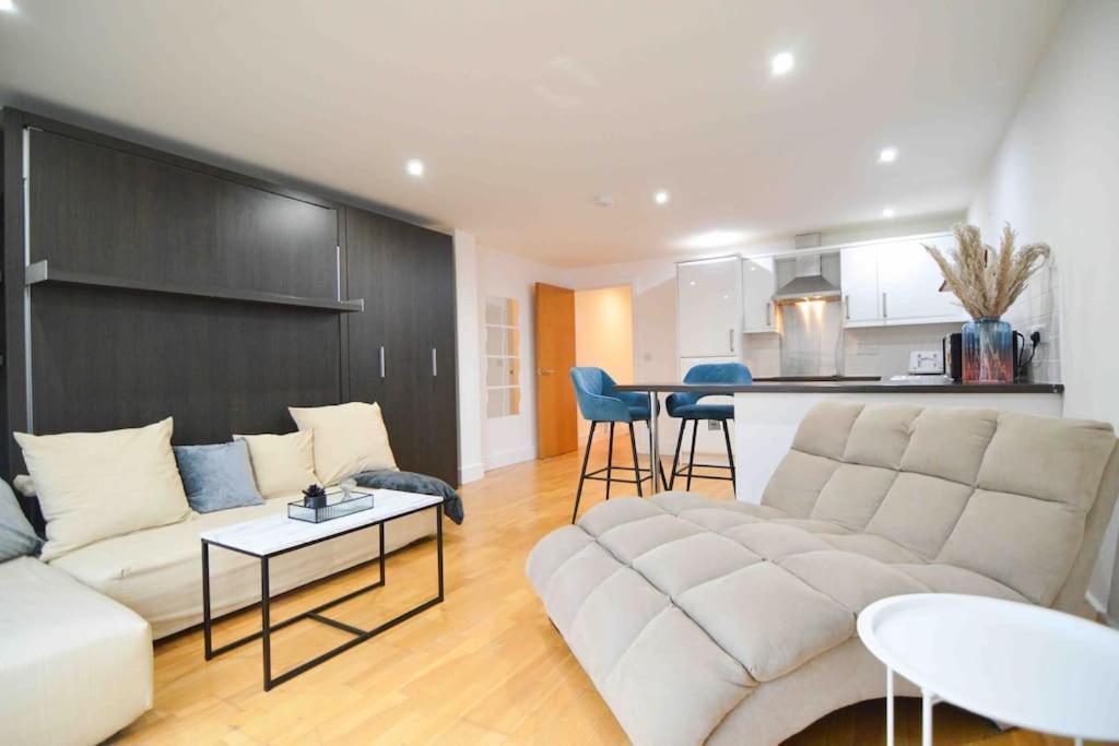 Cosy, Centrally Located Studio With Gated Parking! Loughborough Exterior photo